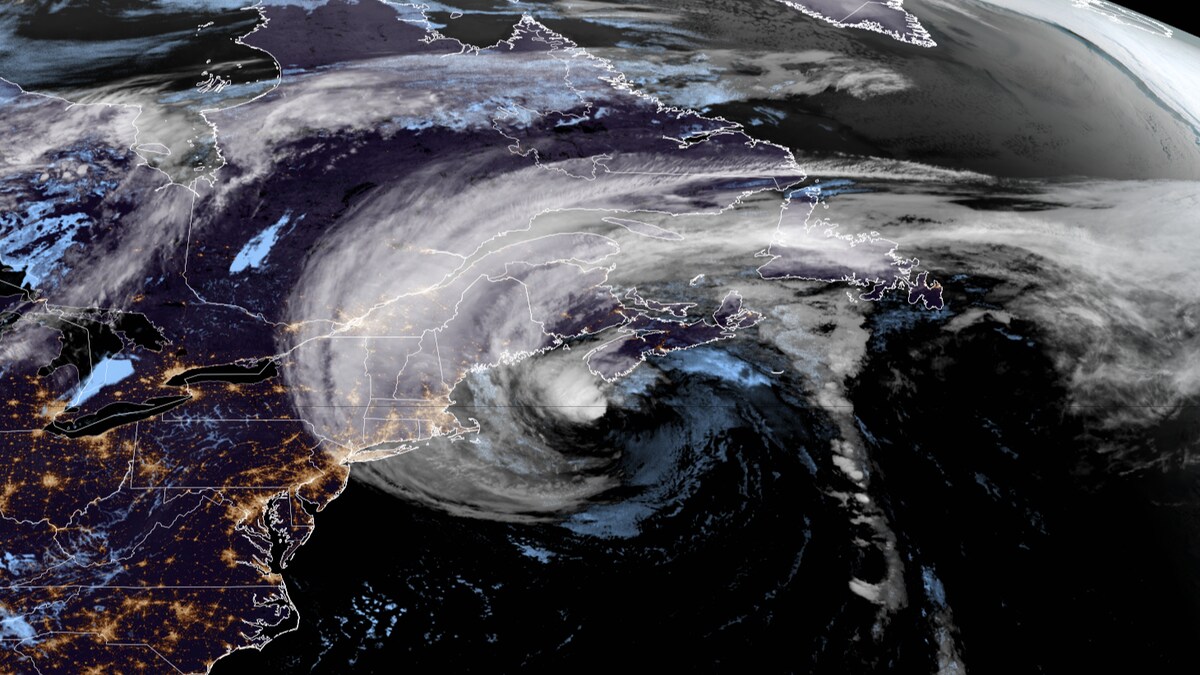 Image satellite de la tempête.