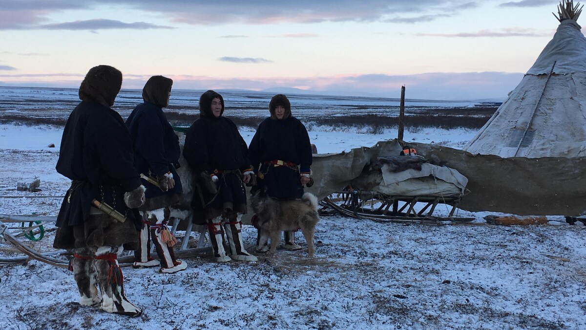Les deux frères Laptander sont accompagné des deux fils de Victor.