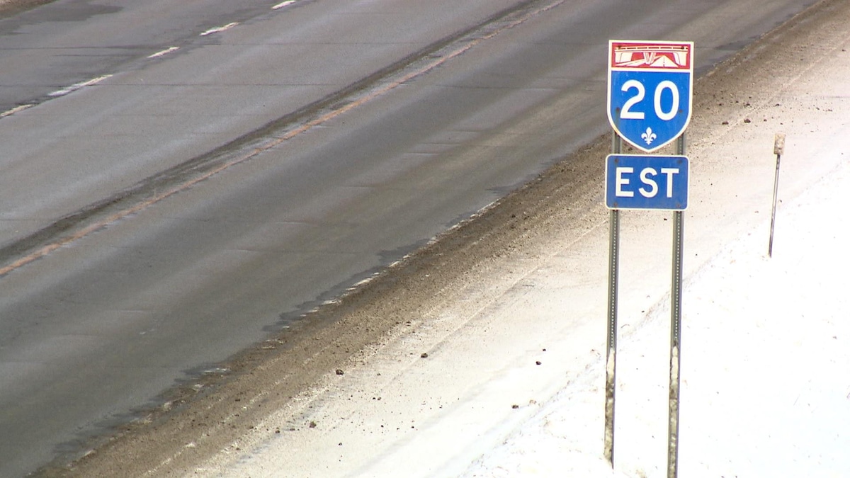 L'autoroute 20 ne comporte que deux voies entre Rimouski et Mont-Joli.