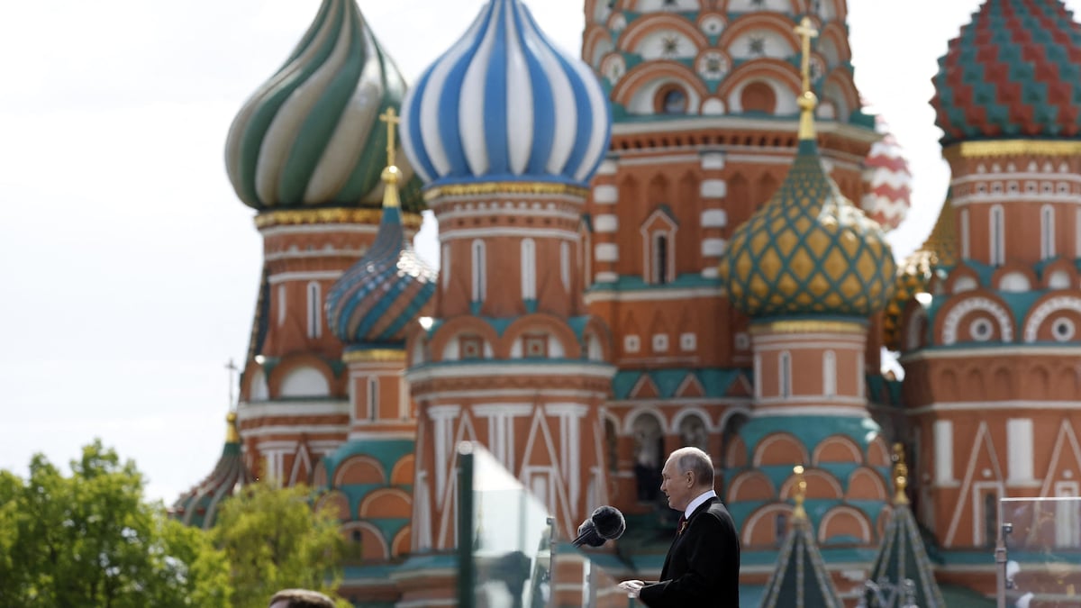 Le président Poutine sur la place Rouge.