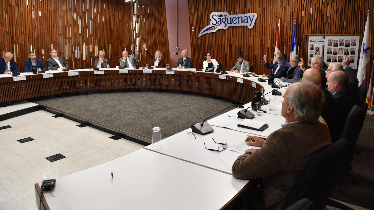 Les conseillers votent en majorité pour le retrait temporaire de Julie