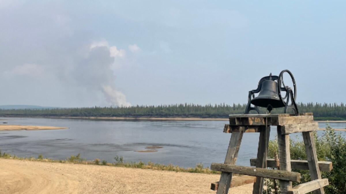La fumée d'un feu de fôret, au Yukon, juillet 2023.