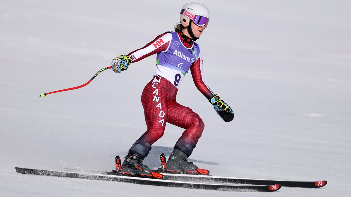 Guimond chute en paraski alpin, Jepsen et Gosselin au pied du podium ...