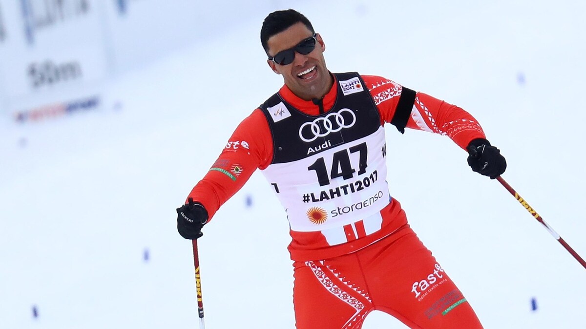Pita Taufatofua participe aux Championnats du monde de ski de fond à Lahti, en vue de sa qualification olympique pour Pyeongchang.