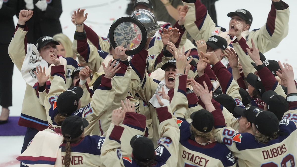 Le Rouynorandien Alex-André Perron célèbre la Victoire de Montréal
