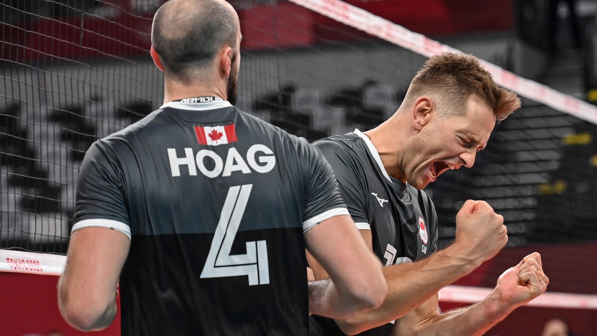 Lucas van Berkel célèbre un point gagnant.