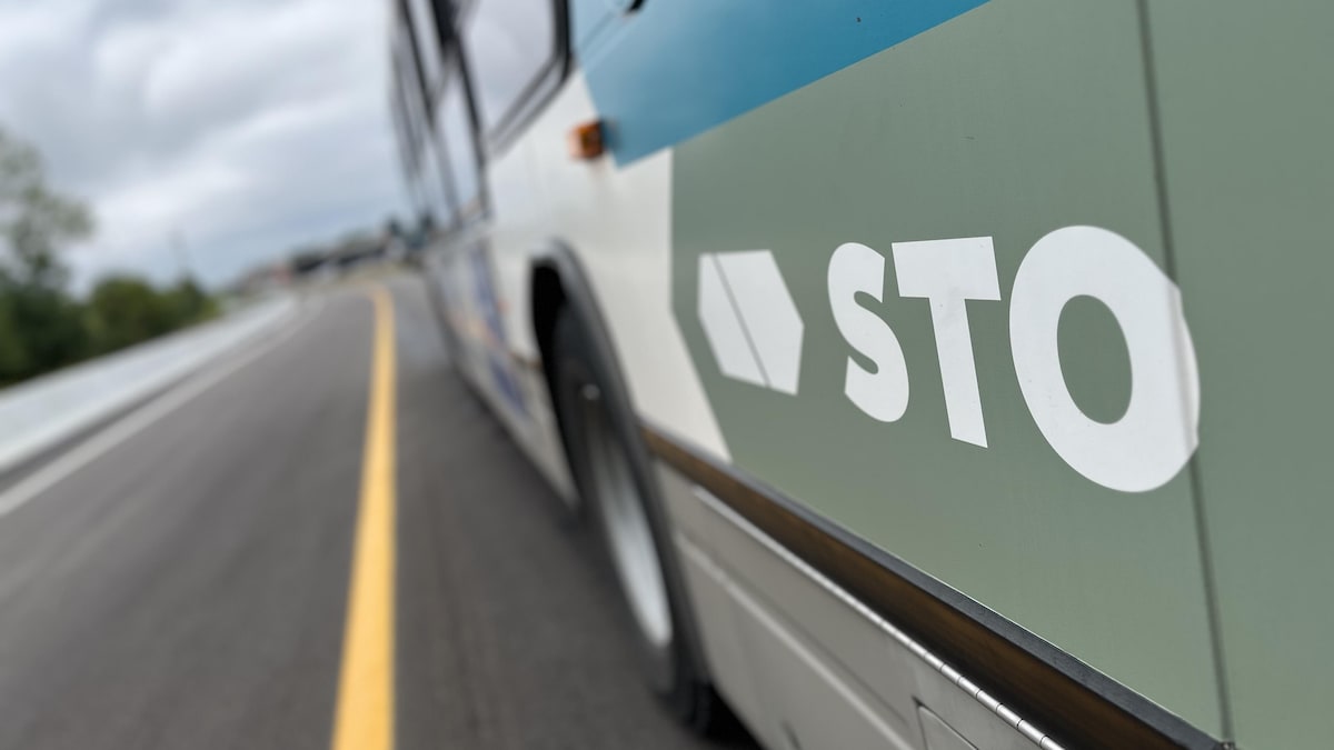 Un autobus de la STO.