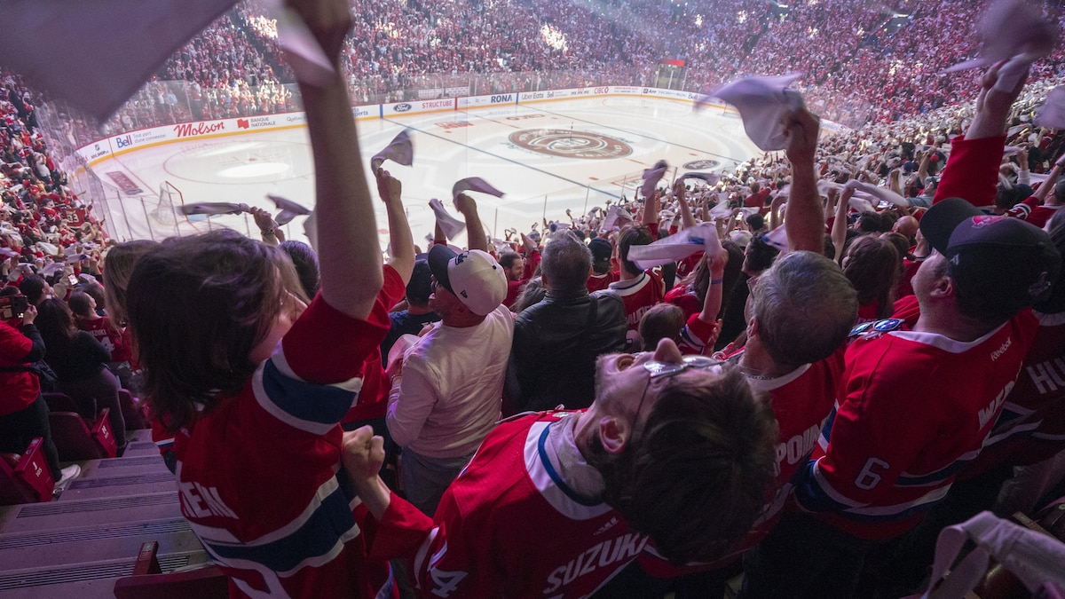 Les fans du Canadien font bouger la terre autour du Centre Bell