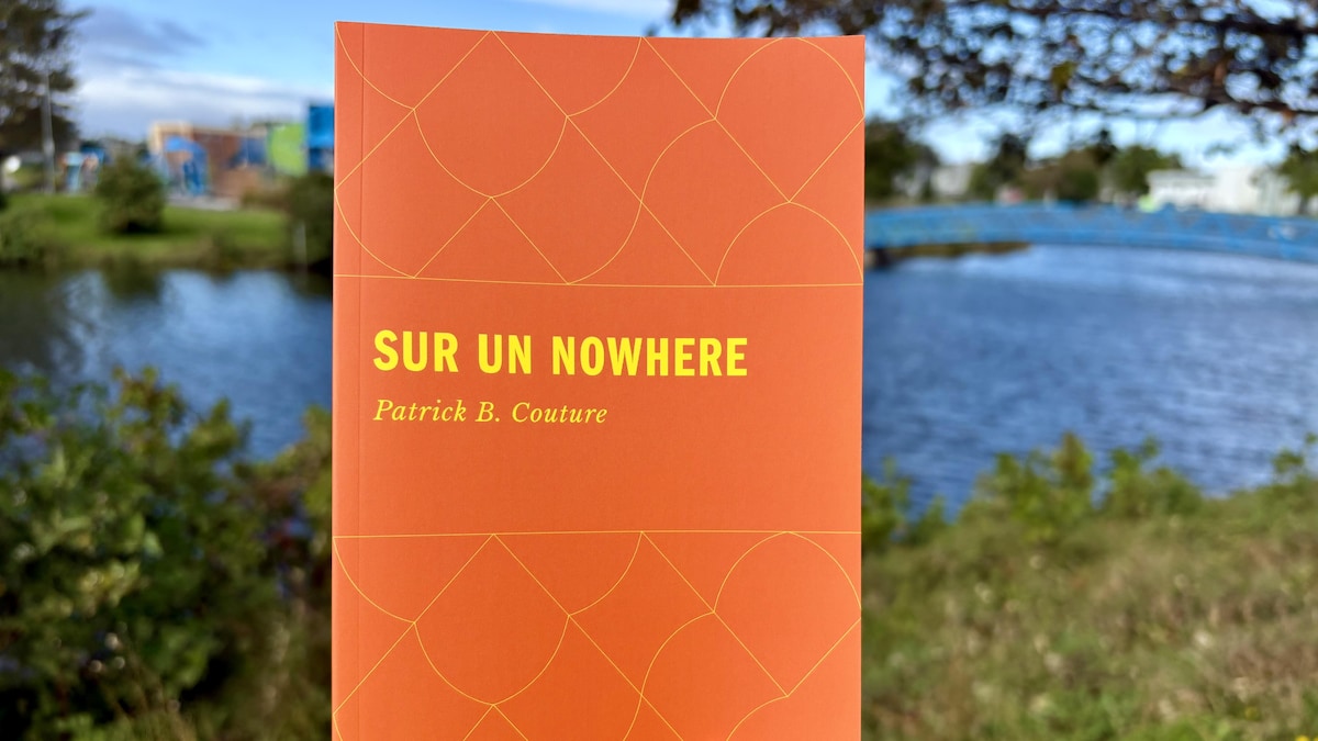 Chassé-croisé de voix voyageuses dans le roman Sur un nowhere