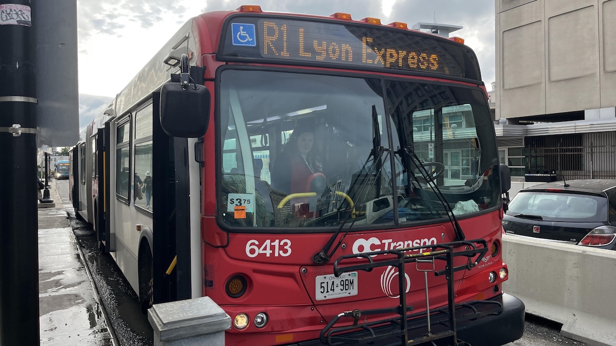 Un autobus R1 Express 