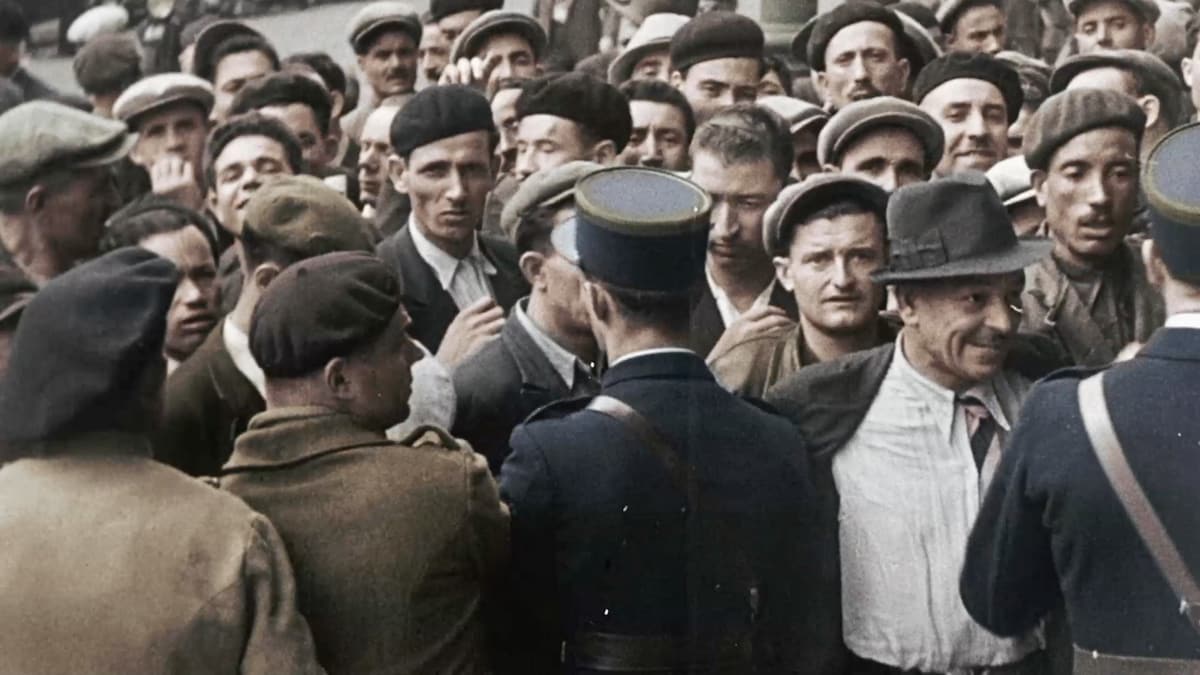 Livre Ancien 'Aux Françaises, Pour Vivre Mieux En Temps De Guerre' – 1939 – Horizons De France