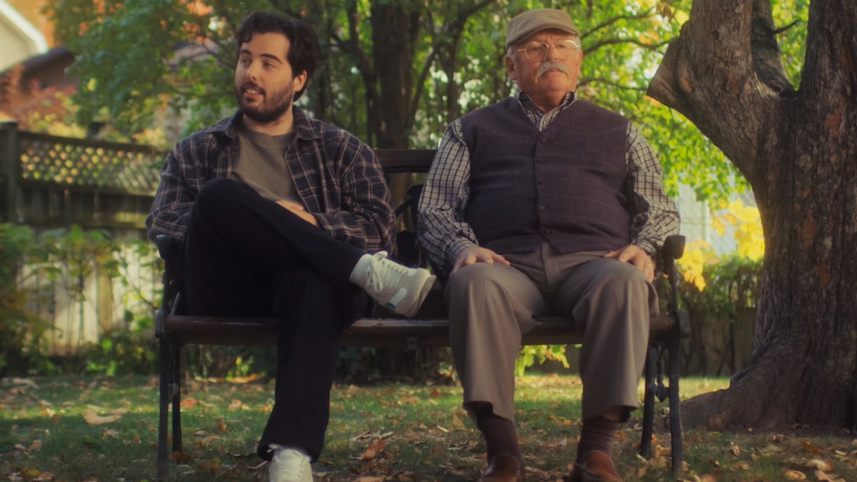 La colocation entre un grand-père et son petit-fils dans une série