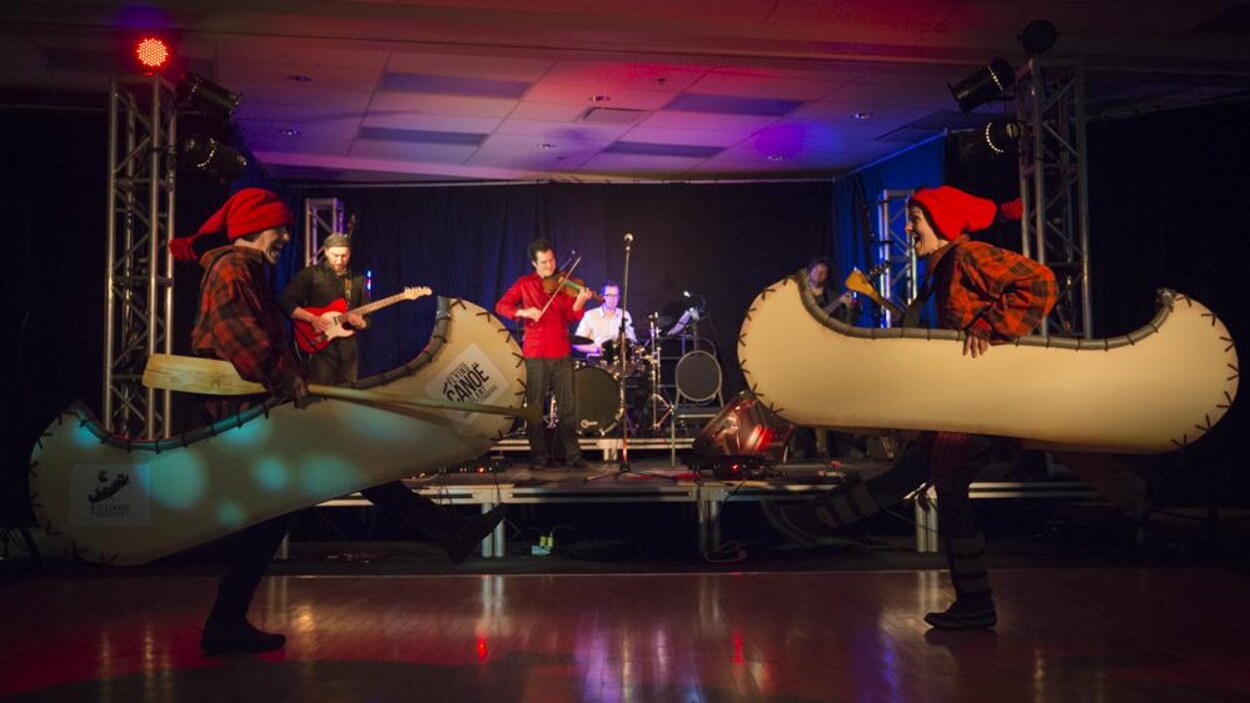 Le cabaret de La Cité francophone, le point chaud du Canoë Volant!
