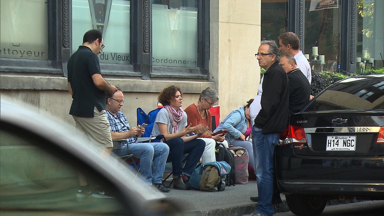 Des Gens Passent La Nuit Dehors Pour Parrainer Des Refugies Radio Canada Ca Des Gens Passent La Nuit Dehors Pour Parrainer Des Refugies Radio Canada Ca