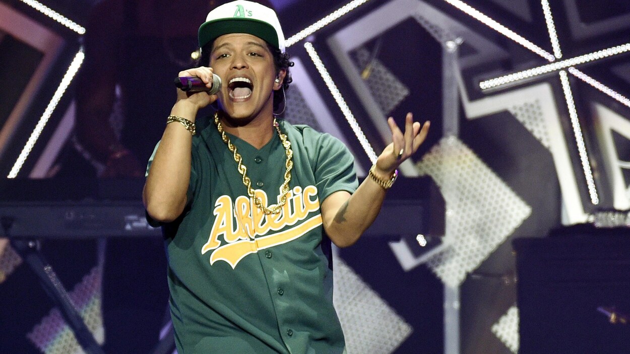 Le chanteur américain Bruno Mars sur scène
