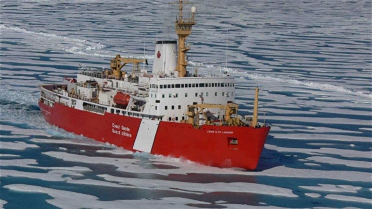 Le brise-glace Louis S. Saint-Laurent