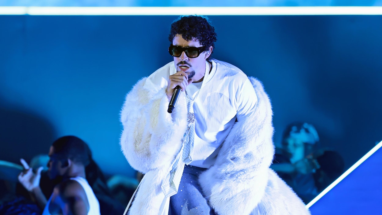 Bad Bunny sera la tête d’affiche du spectacle de la mi-temps du Super Bowl 2026