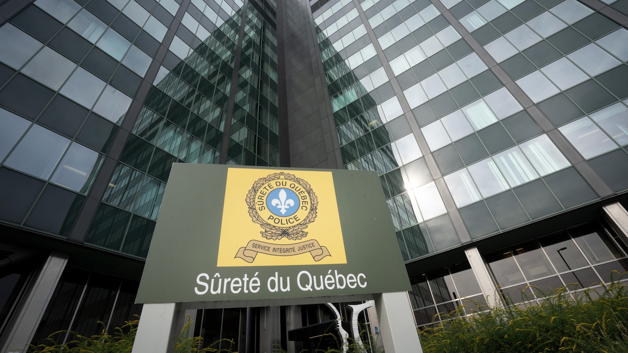 Des problèmes de coquerelles au quartier général de la SQ