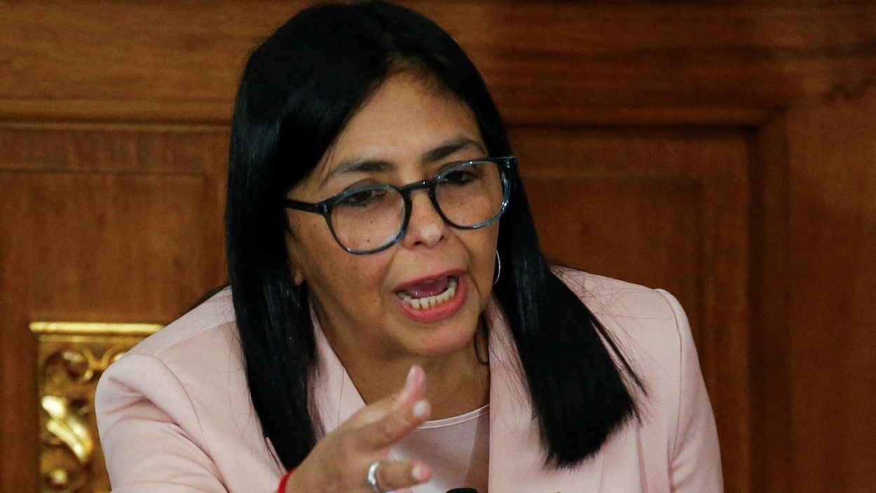 La présidente vénézuélienne par intérim limoge un homme lige de Maduro