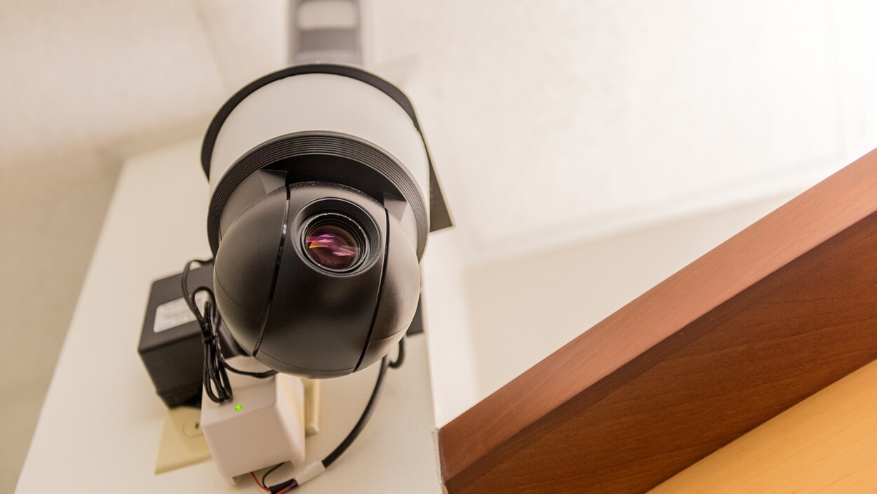Une caméra de surveillance à 360 degrés 