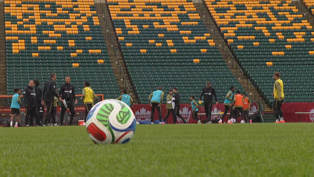 De la pluie à Edmonton pour le match du Canada contre l’Ouzbékistan