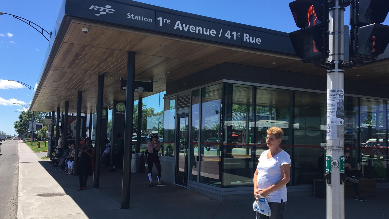 L'abribus tempéré construit au coin de la 1ere avenue et de la 41e rue. L'abribus tempéré construit au coin de la 1ere avenue et de la 41e rue.