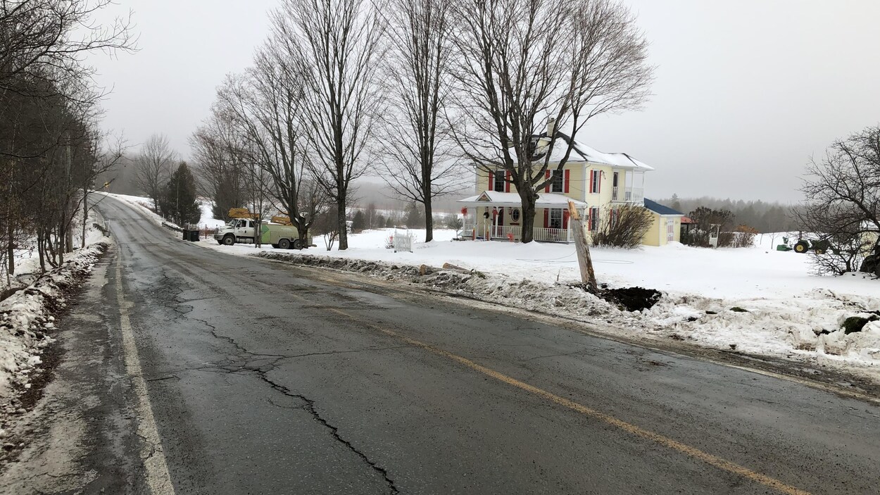 Deux accidents se sont produits sur le chemin North Hatley mercredi matin.