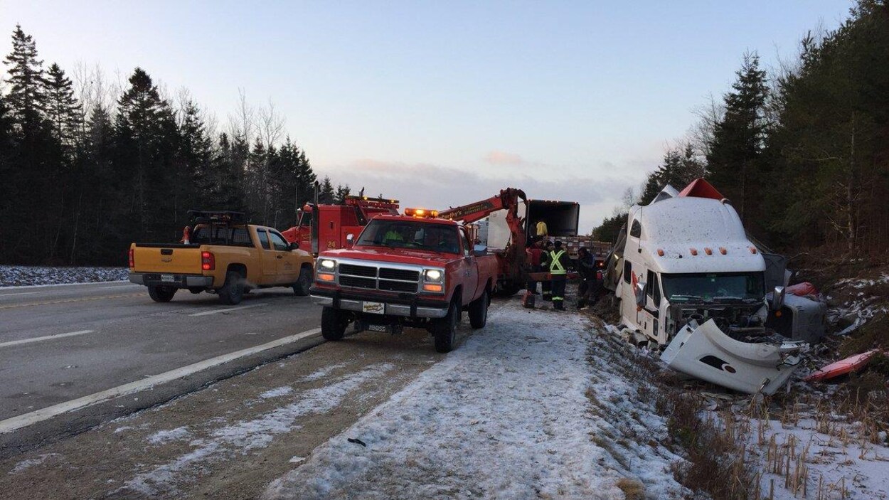 Un Accident Dun Camion Chargé De Homards Perturbe La - 