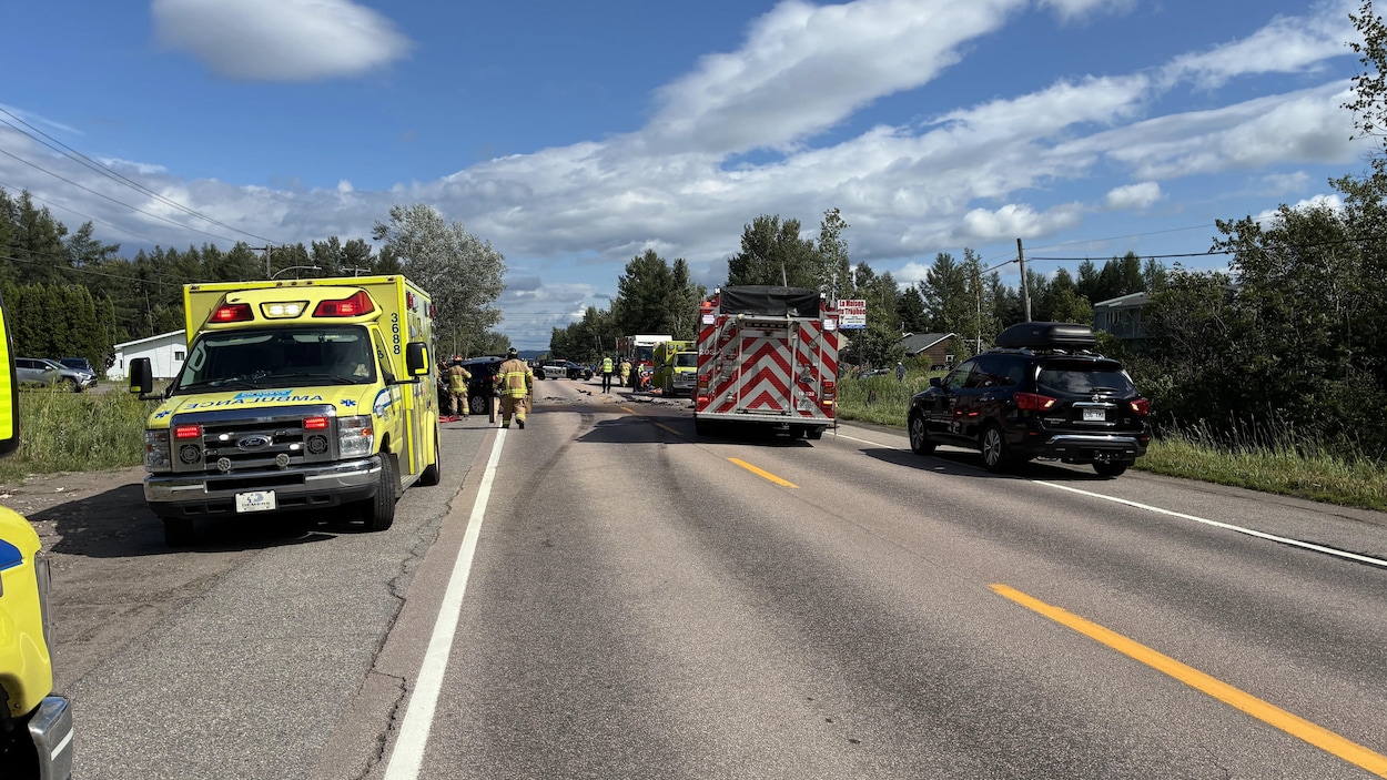 Collision frontale sur le boulevard de la Grande-Baie Nord à La Baie
