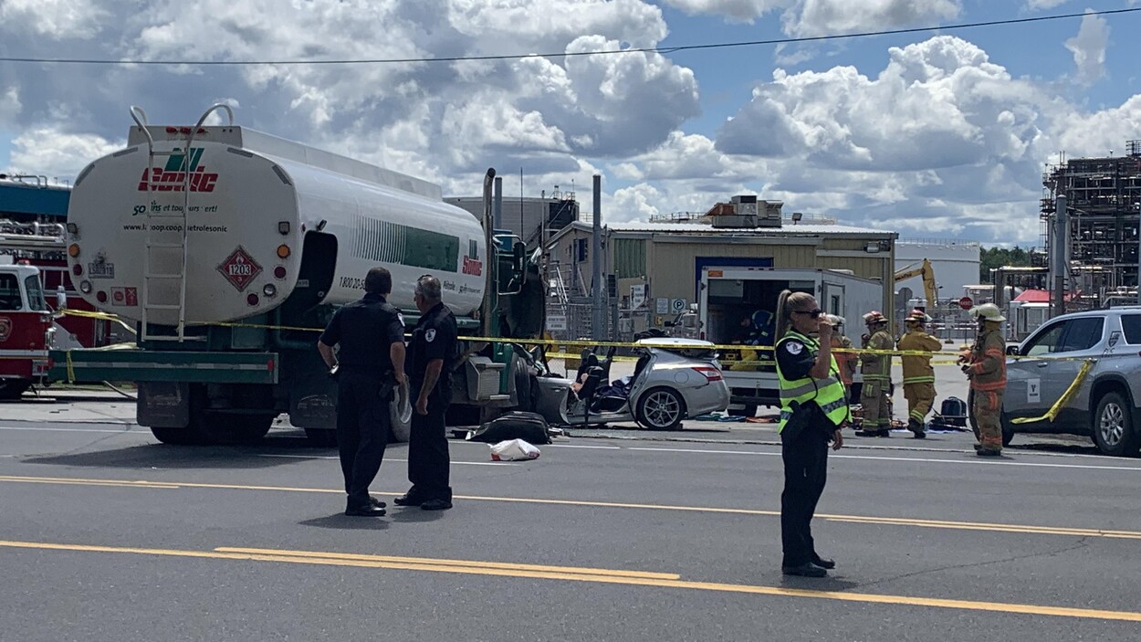 La collision est survenue aux alentours de 13h00, lundi.