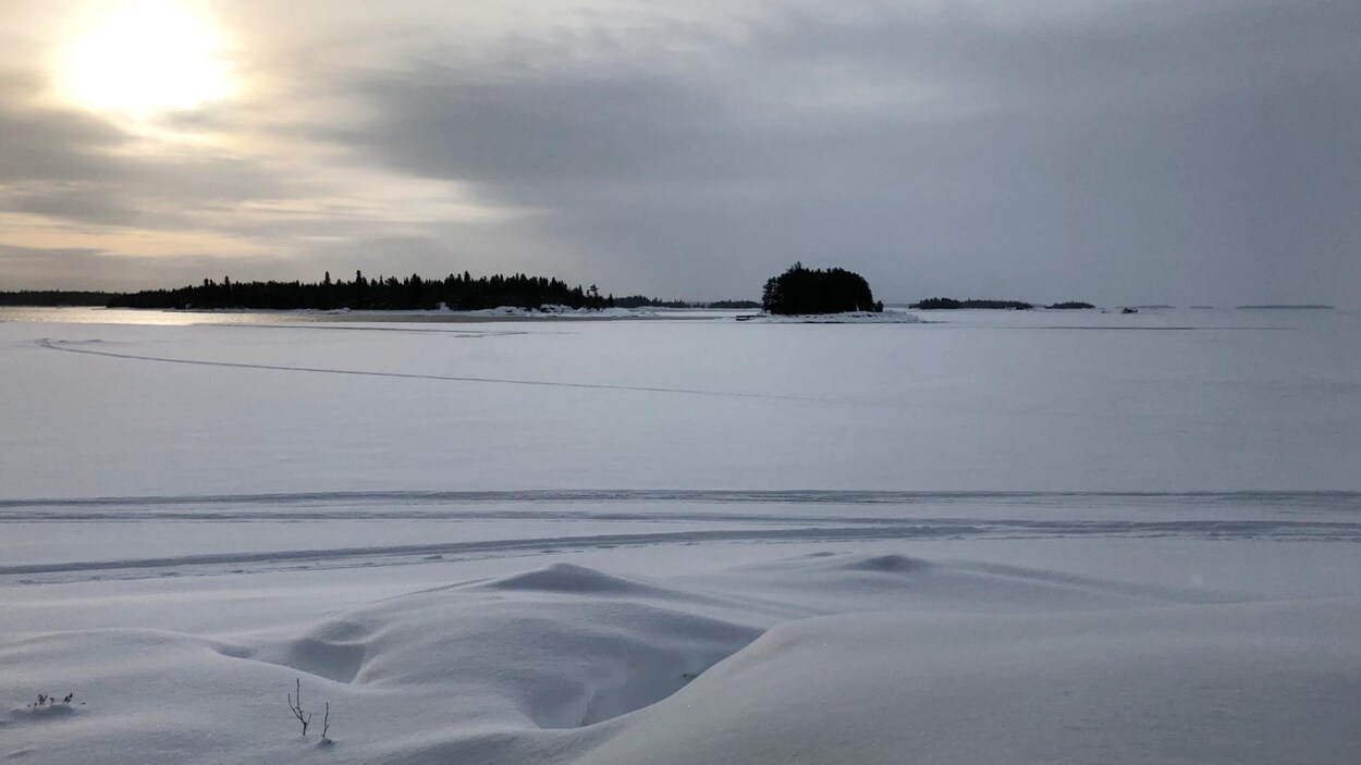 L'endroit où la glace a cédé sur le lac Saint-Jean.