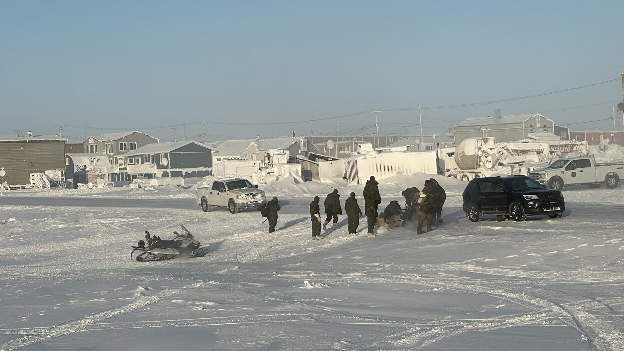 Opération Nanook : un parachutiste blessé après un atterrissage brutal à Cambridge Bay