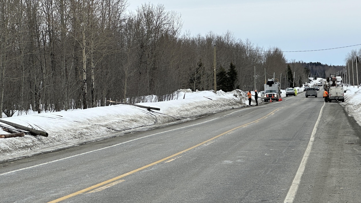 Des poteaux endommagés dans un accident causent une panne d’Internet