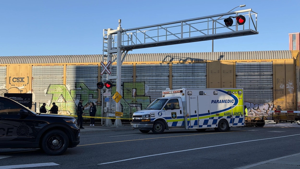 Collision entre un train et un piéton à Sudbury : plusieurs rues fermées