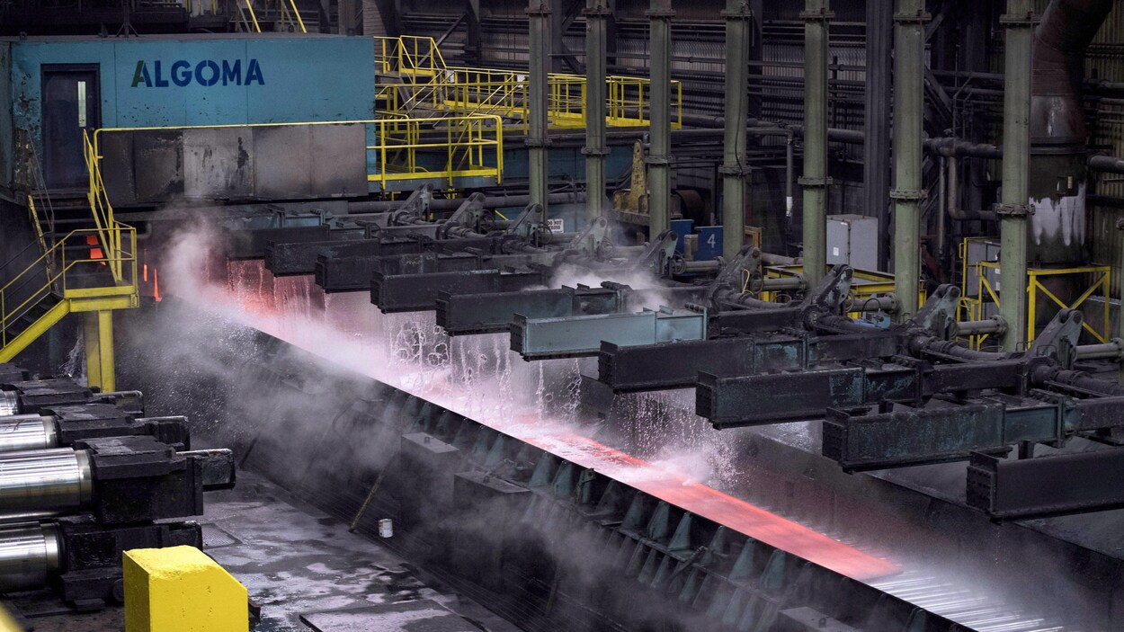 L'intérieur de l'usine d'Algoma Steel à Sault-Ste-Marie