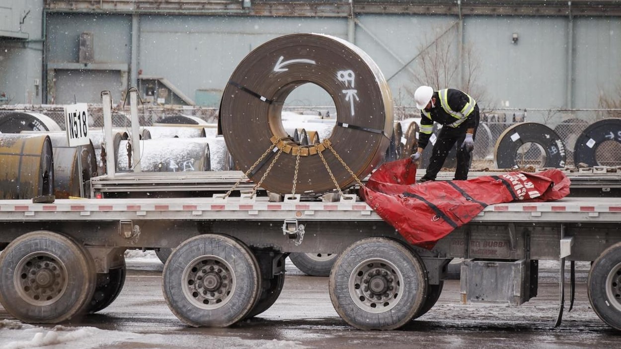 Ottawa prolonge les contingents tarifaires sur l’acier et le programme de remise
