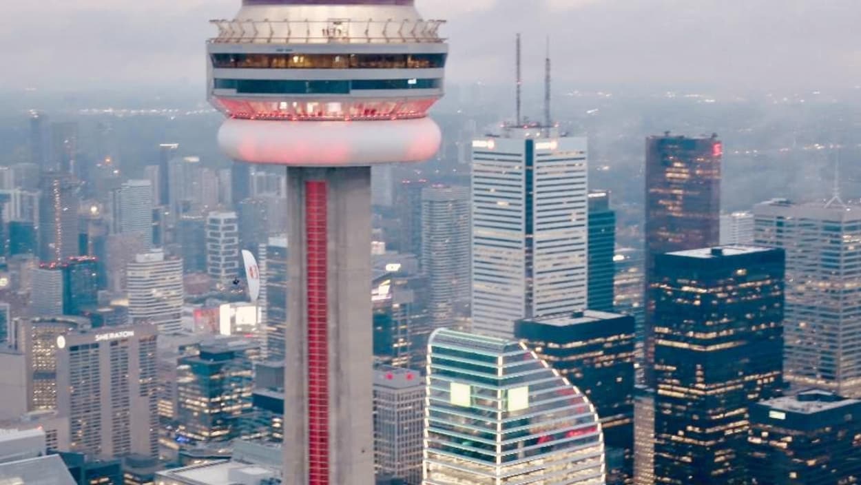 Des acrobaties spectaculaires dans le ciel de Toronto