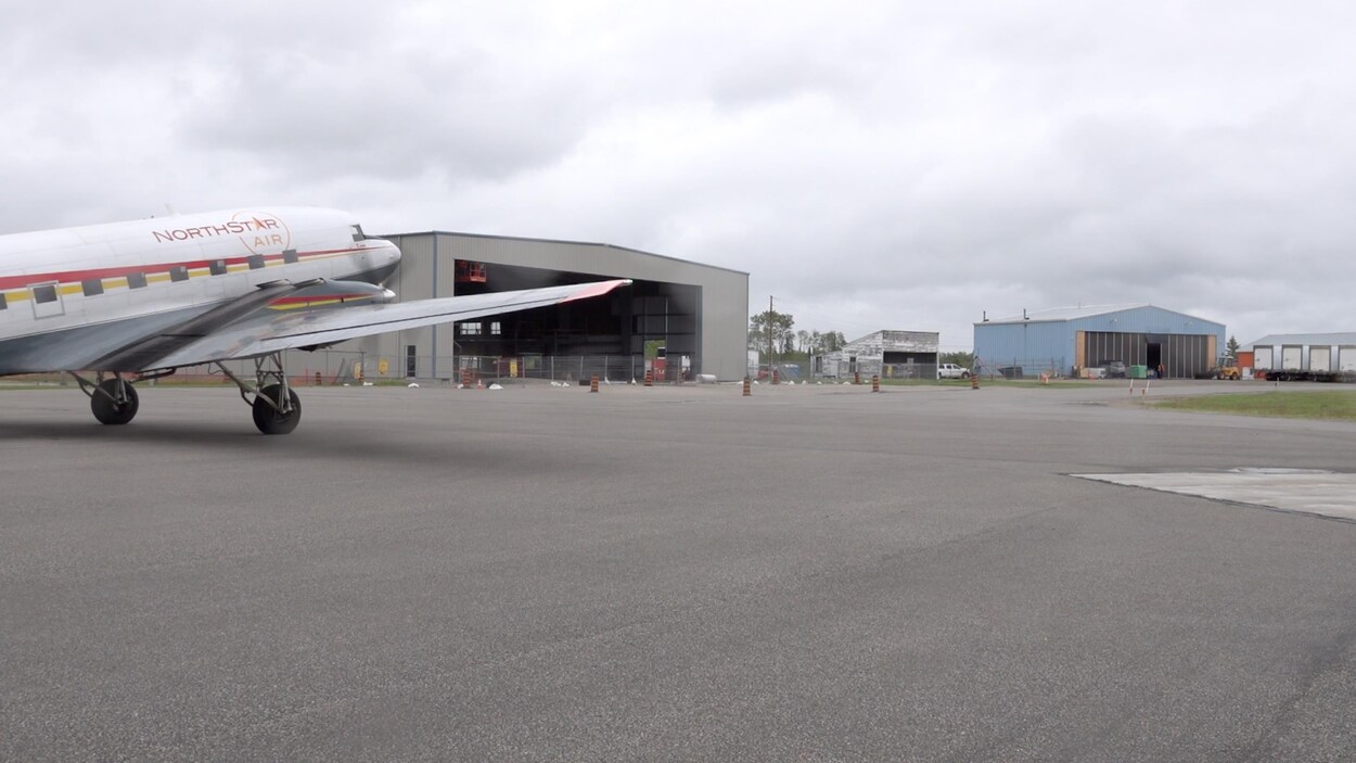 Un avion de North Star Air à l'aéroport de Kapuskasing.