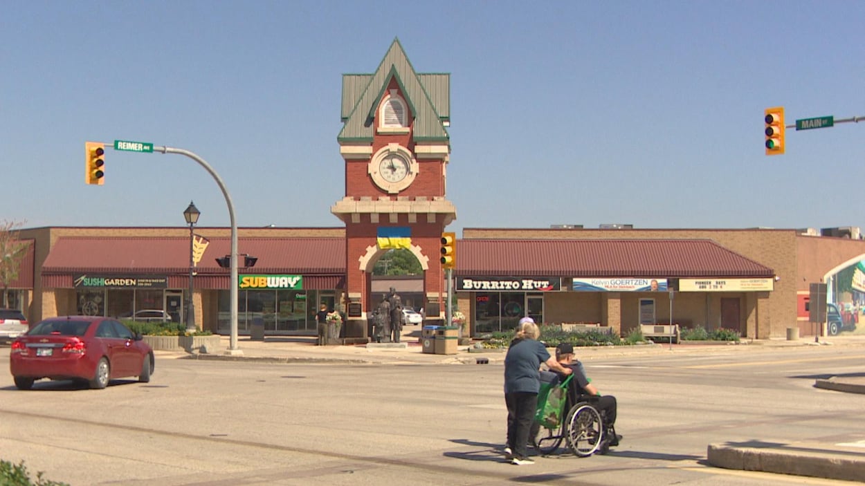 À Steinbach, deux candidats issus de l’immigration briguent un siège au conseil municipal
