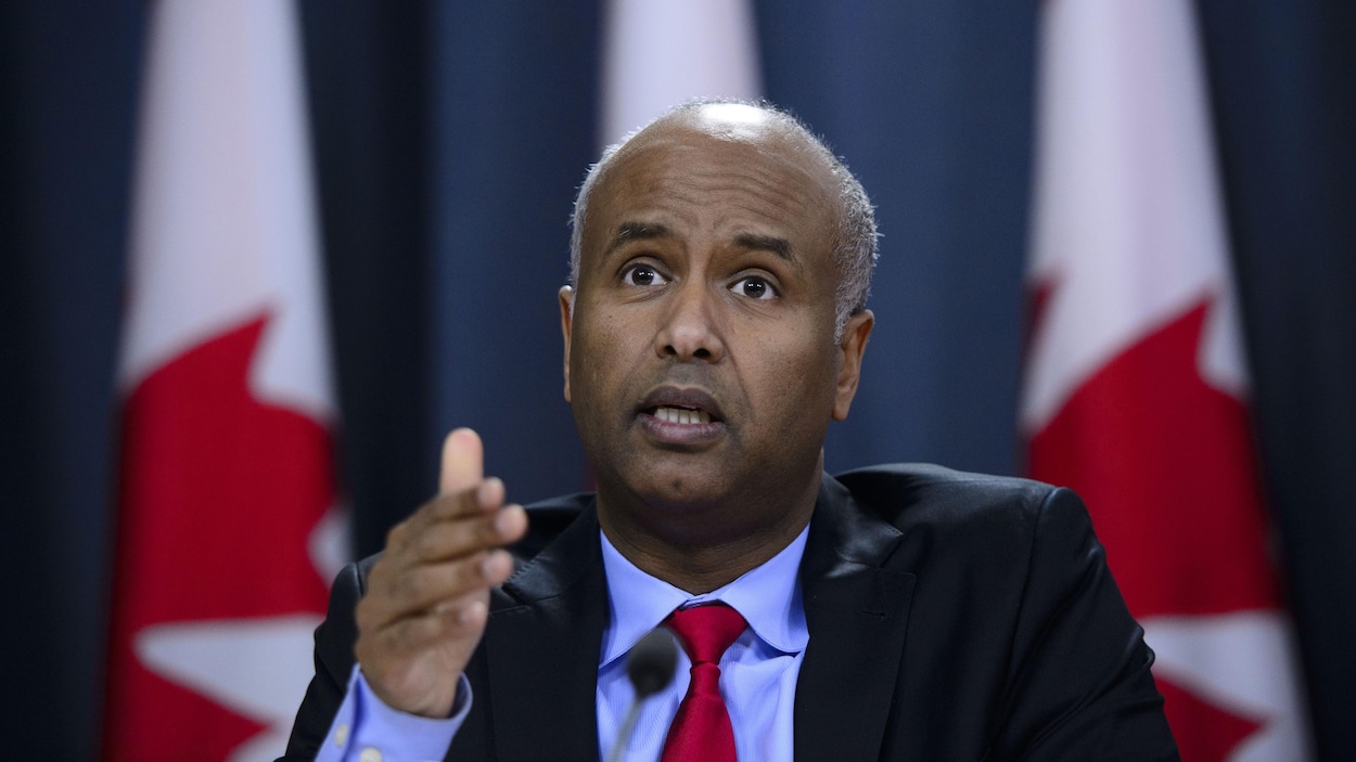 Le ministre fédéral de l'Immigration, Ahmed Hussen.