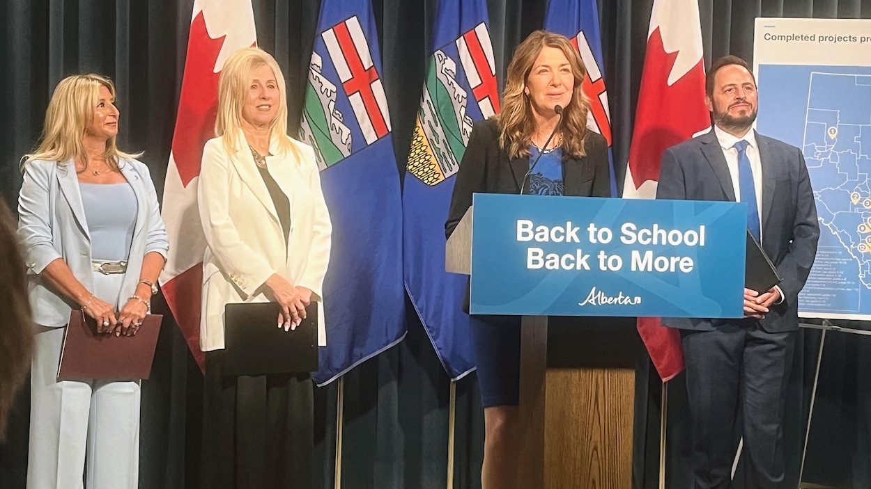 Plus de 2000 nouveaux enseignants et 1000 aides-enseignants en Alberta