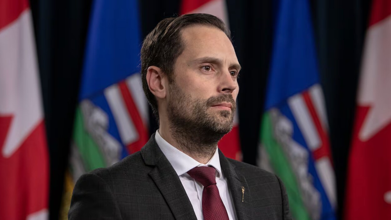 Le retard des négociations pas imputable aux médecins, selon le ministre des Hôpitaux