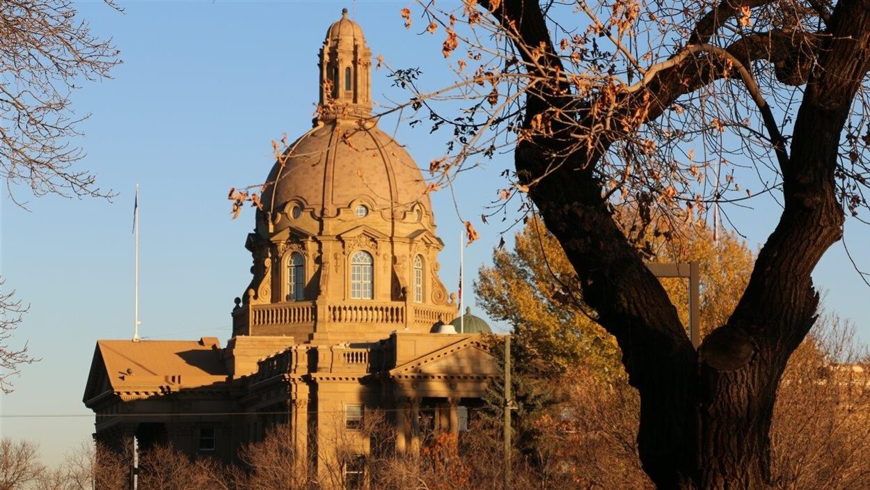 L'édifice de l'Assemblée législative de l'Alberta à Edmonton. L'édifice de l'Assemblée législative de l'Alberta à Edmonton.