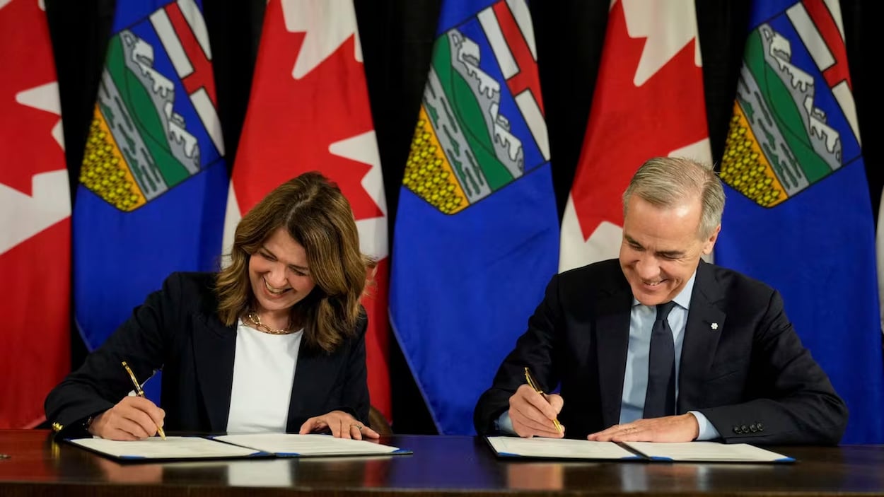 Danielle Smith demande que les grands projets soient approuvés plus rapidement