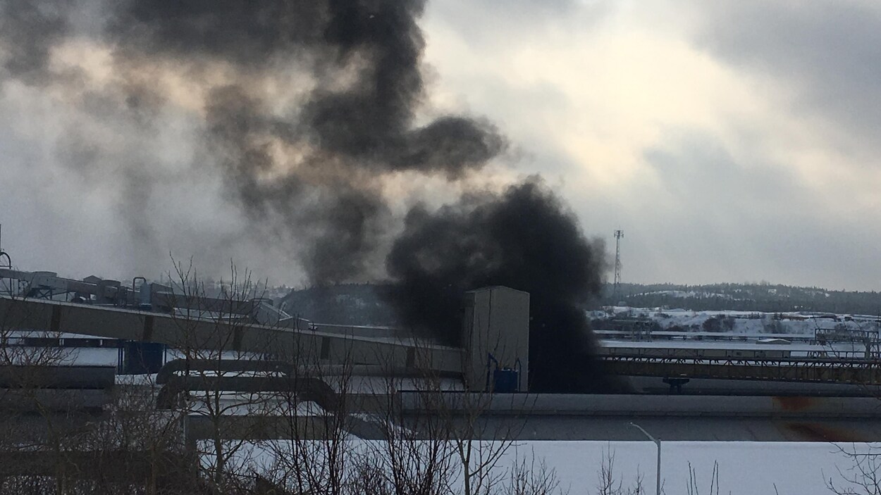 Incendie à l'usine Alcoa de ICI.RadioCanada.ca