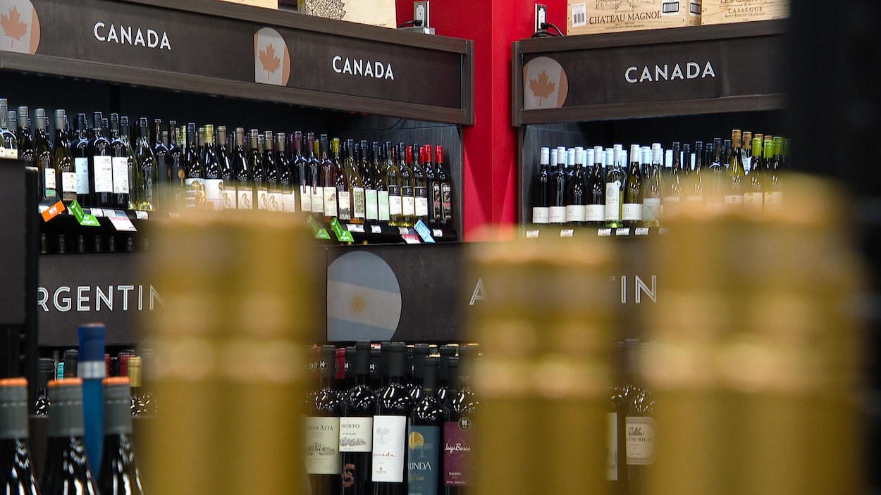 Les interdictions d’importation canadienne imposées par Trump entrent en vigueur