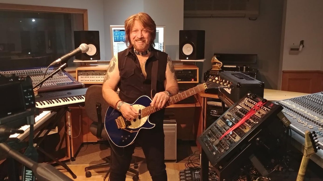 Le rockeur Aldo Nova sur scène après 35 ans d’absence