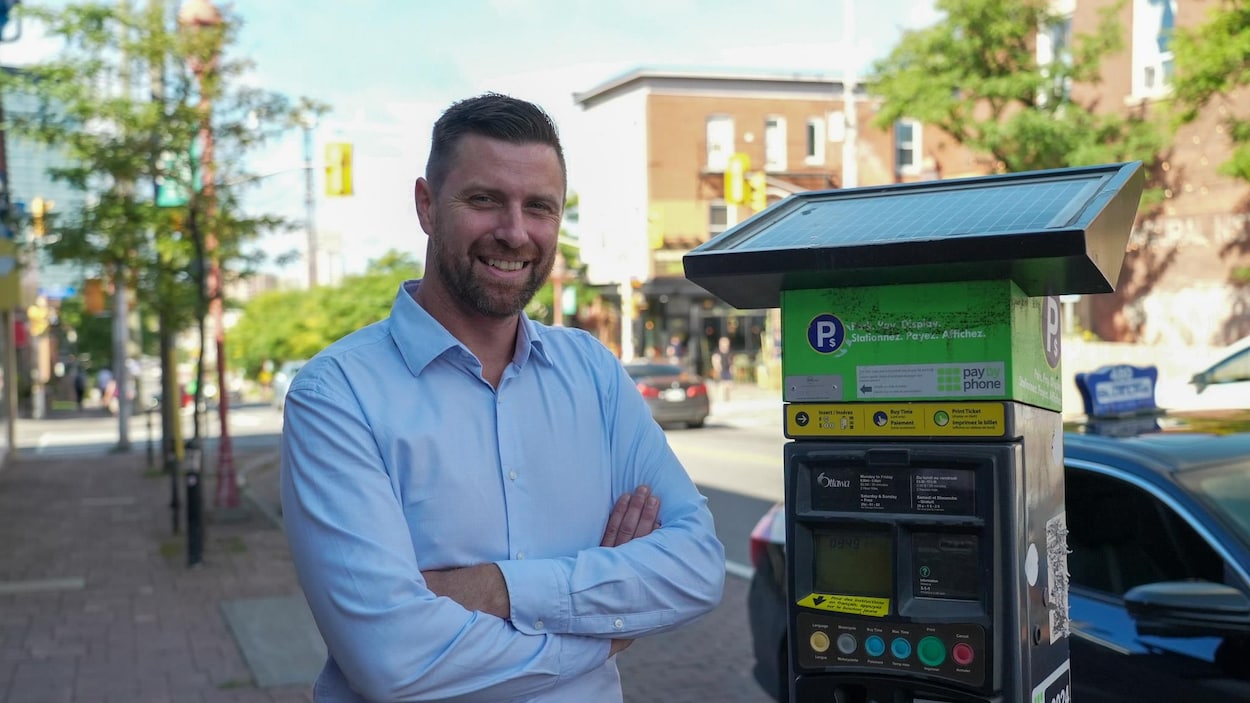 Un candidat à la mairie d’Ottawa propose de rendre le stationnement gratuit