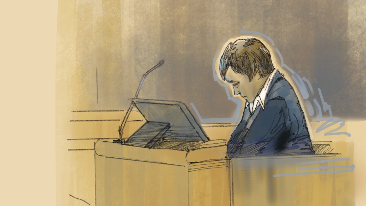 Alexandre Bissonnette écoute le juge lors de la lecture de son jugement.