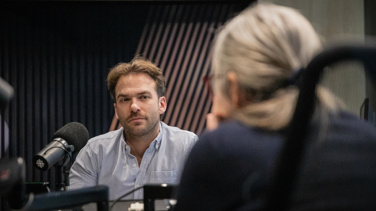 Hors des ondes avec Alexandre : quand l’animateur coupe la parole